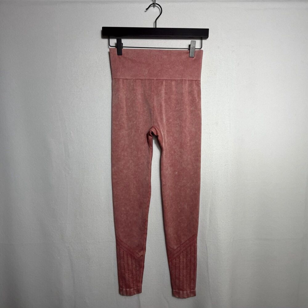 Freely High Waist Pink Coral Acid Wash Perforated Seamless 7/8 Leggings Size S